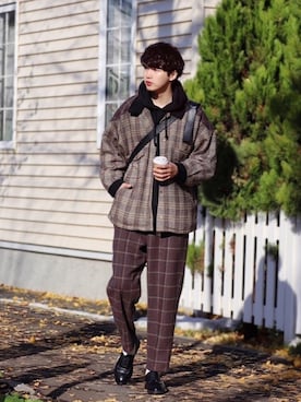 「glabella（グラベラ）のスプリットレザー（牛床革） Uチップ オックスフォード シューズ（ドレスシューズ）」を使った、  風早ゆうたさん（メンズ・184cm）の秋コーディネート