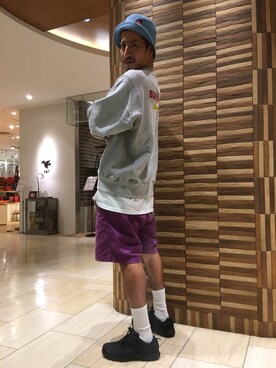 日本の髪型のアイデア ぜいたく紫 パンツ コーデ メンズ