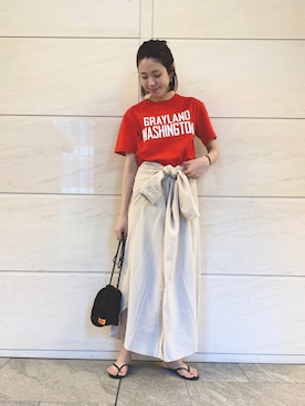 「URBAN RESEARCH DOORS（アーバンリサーチドアーズ）のアイテム（ビーチサンダル）」を使った、オカモトさん（レディース・167cm）の春コーディネート