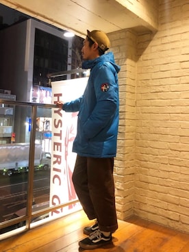「HYSTERIC GLAMOUR（ヒステリックグラマー）のアイテム（マウンテンパーカー）」を使った、山Dさん（メンズ・175cm）の冬コーディネート