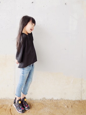 「Right-on（ライトオン）のアイテム（トップス）」を使った、花音さん（キッズ・100cm）の春コーディネート