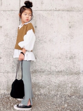 「petit main（プティマイン）のアイテム（パンツ）」を使った、花音さん（キッズ・110cm）の冬コーディネート