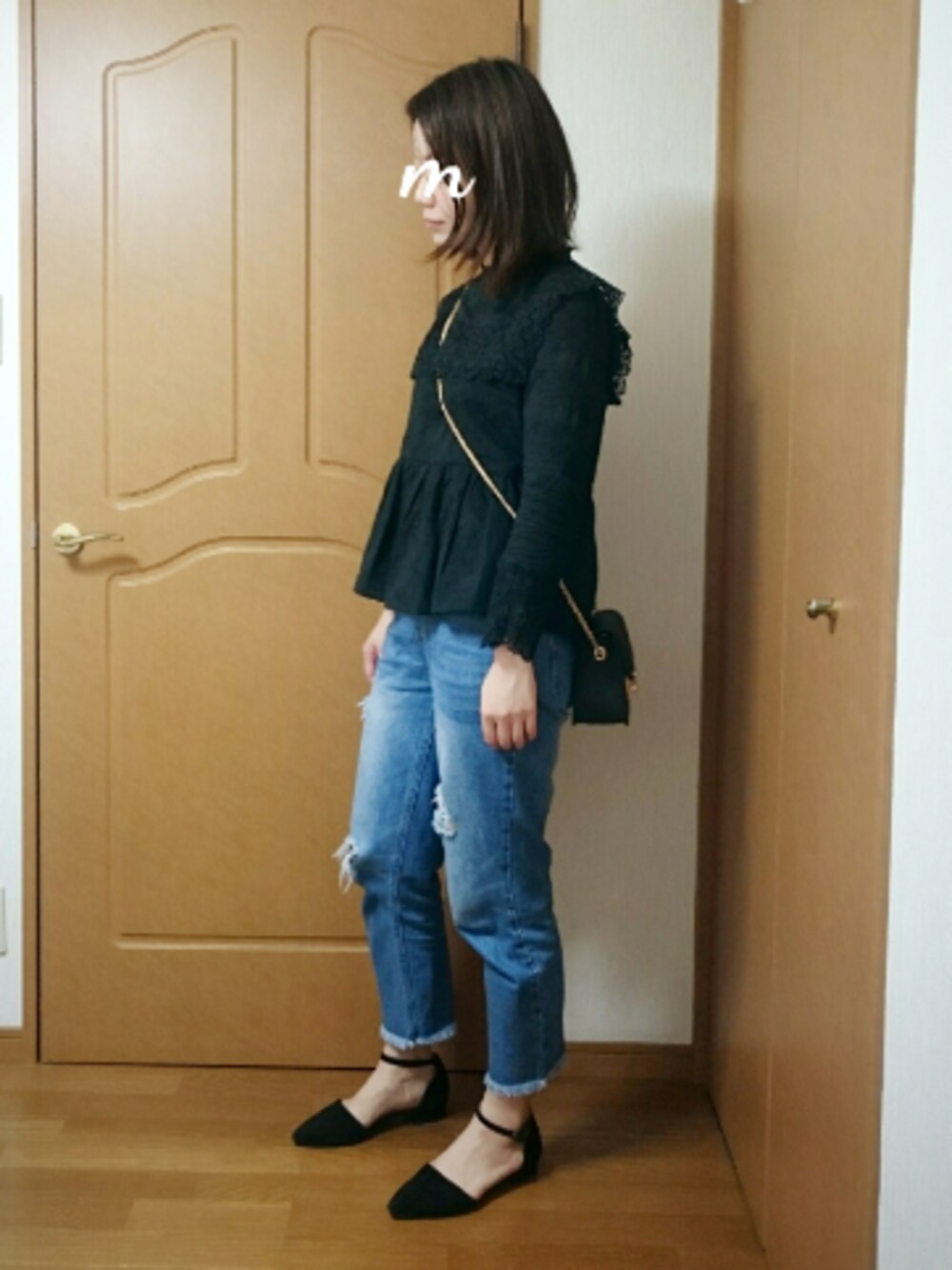 「春コーデ、オトナカジュアル、オトナ女子、刺繍、レース、デニム、パンプス」｜「select MOCAの【GISELe4月号掲載】【2/28予約受付開始！】セーラーカラー風総レースペプラムトップス（シャツ/ブラウス、ブラック系）」を使った、maimyさん（レディース・160cm）の春コーディネートの1枚目の写真