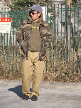 「アイテム（チノパンツ、イエロー系）」を使った、ktさん（メンズ・170cm）の冬コーディネート