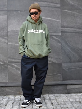 「アイテム（パーカー、グリーン系）」を使った、ktさん（メンズ・170cm）の冬コーディネート