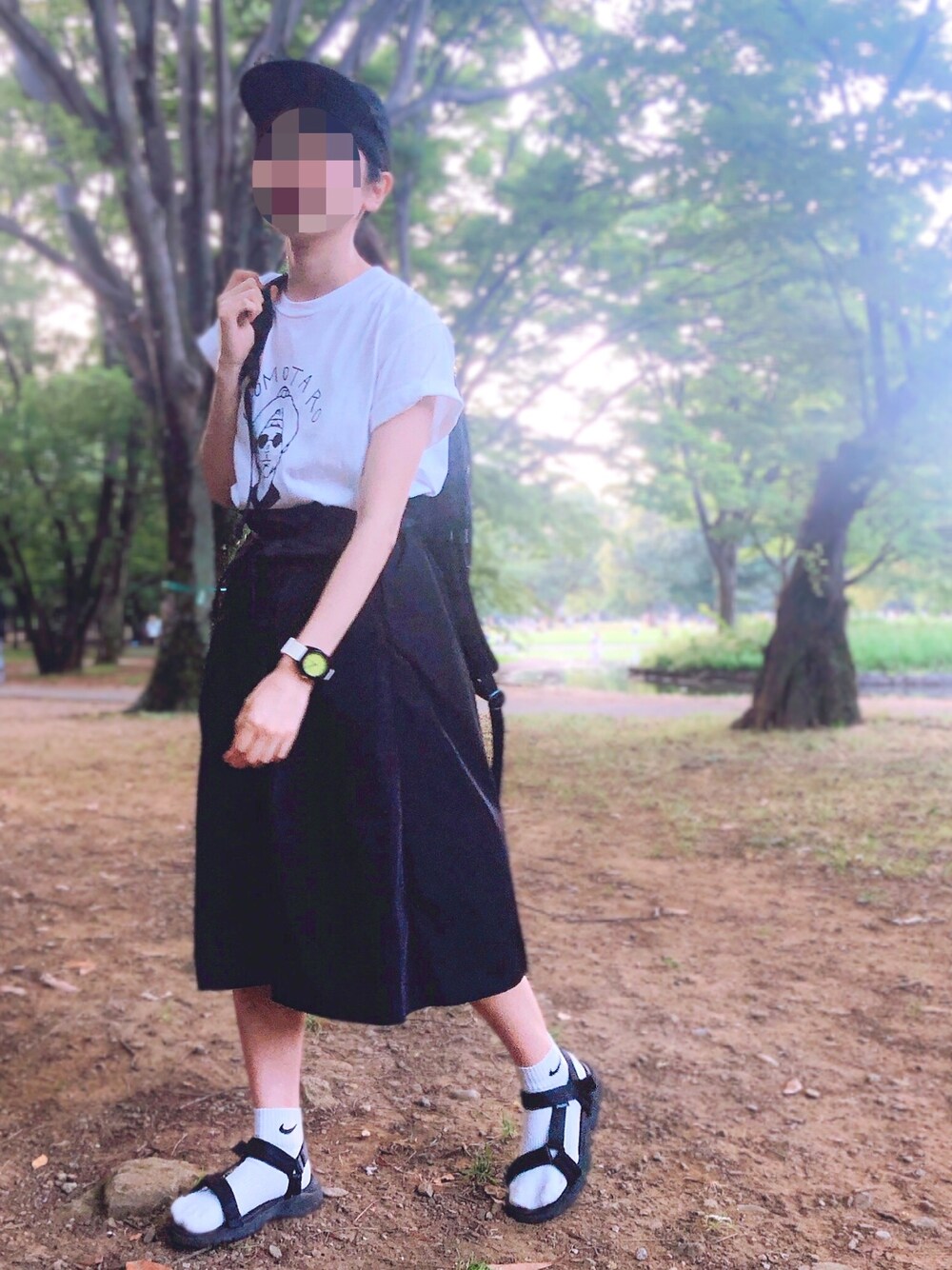 「NIKE、スポーツミックス、夏コーデ、オトナカジュアル、夏だ！Tシャツ着よう！、シンプルコーデ、サンダルに靴下」｜「P01のアイテム（キャップ、ブラック系）」を使った、N/S.styleさん（レディース・157cm）の夏コーディネートの1枚目の写真