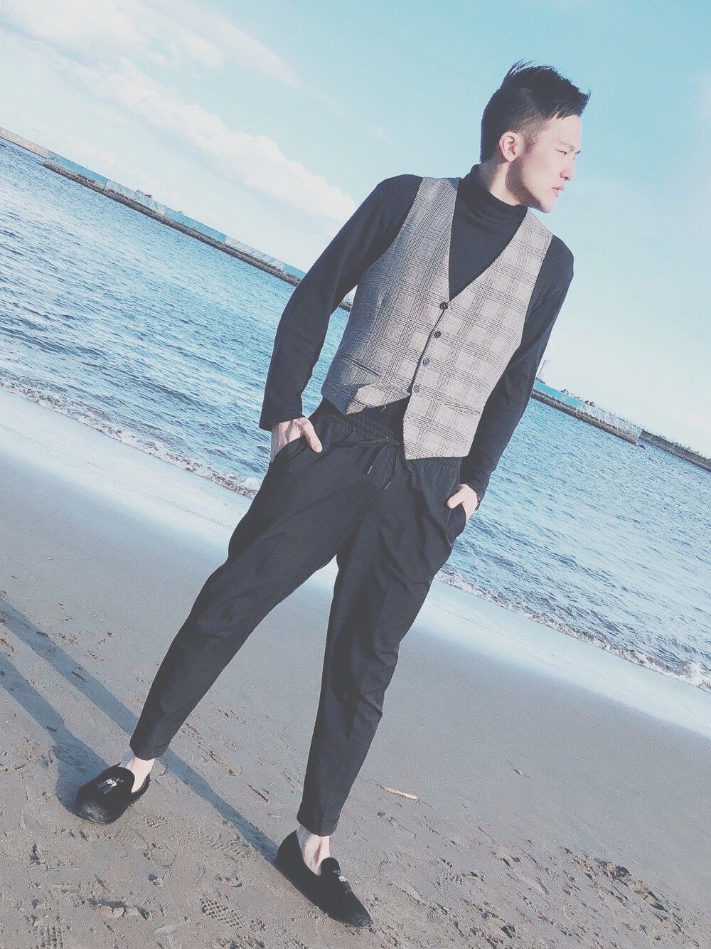 「おしゃれさんと繋がりたい」｜「ZARAのアイテム（スーツベスト、グレー系）」を使った、shokiさん（メンズ・183cm）の春コーディネートの1枚目の写真