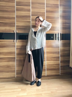 「通勤穿搭」｜「アイテム（チノパンツ）」を使った、尼可Nikooさん（レディース・160cm）の秋コーディネート