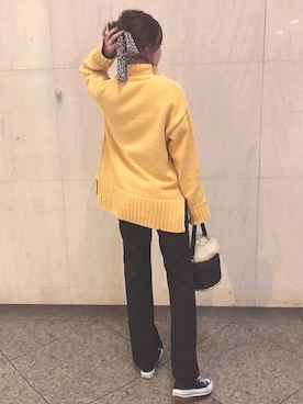 「Bershka（ベルシュカ）のアイテム（ニット/セーター、イエロー系）」を使った、Kananさん（レディース・154cm）の秋コーディネート