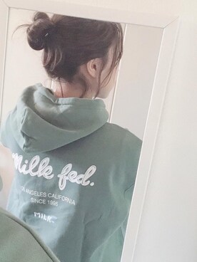 「MILKFED.（ミルクフェド）のアイテム（パーカー、ホワイト系）」を使った、Kananさん（レディース・154cm）の秋コーディネート