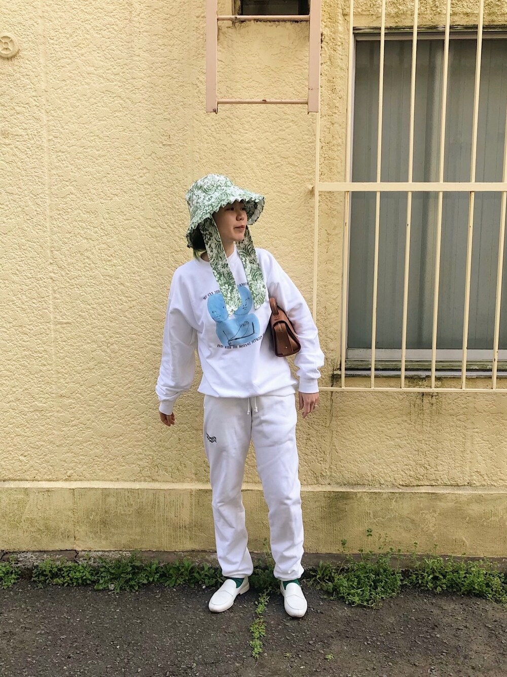 【giugiu】スウェット　DISTANCE giugiu】スウェット DISTANCE giugiu Distance Crew-Neck Sweater