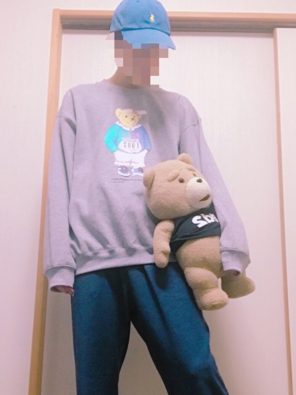 「休日スタイル、おうちスタイル、ポロベア、ラルフローレン、海外、春コーデ、フォロバ、相互フォロー、古着」｜「tedのアイテム（採寸ボディースーツ、ベージュ系）」を使った、shoさん（メンズ・175cm）の冬コーディネートの1枚目の写真