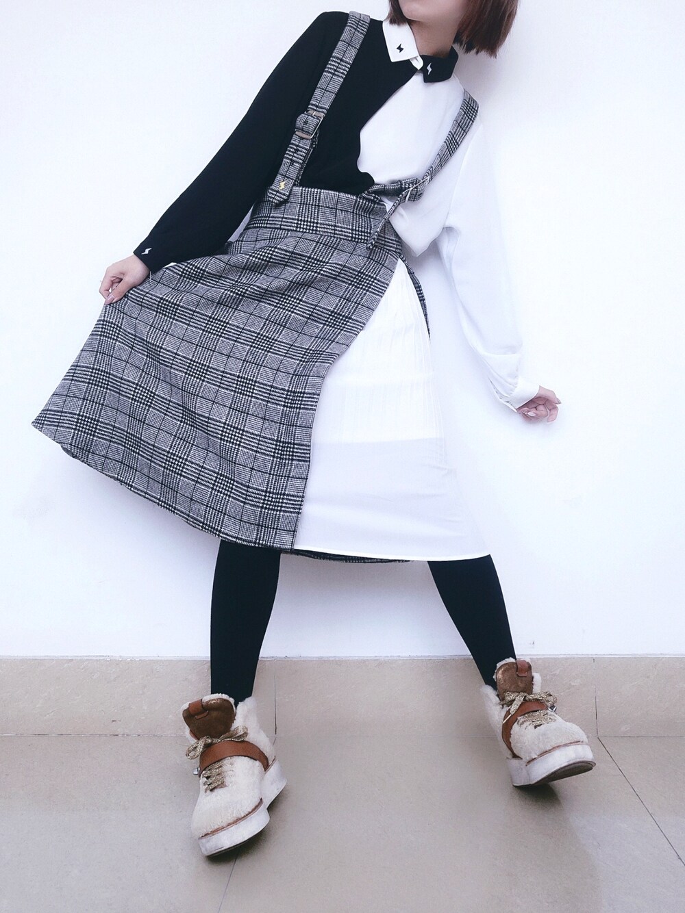 「earth music&ecologyのアイテム（スカート、グレー系）」を使った、SkullerCocosさん（レディース・158cm）の春コーディネートの1枚目の写真