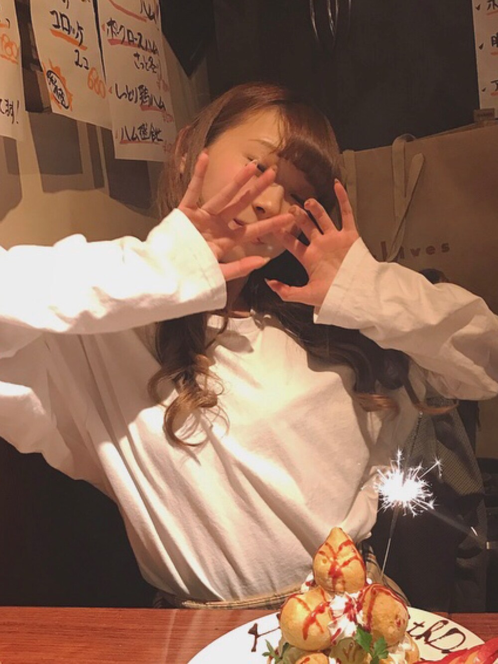 「EMODAのBOY'SロンT（Tシャツ/カットソー、ホワイト系）」を使った、ミフ！さん（レディース・152cm）の冬コーディネートの1枚目の写真