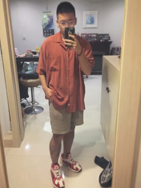 「5（ファイブ）のアイテム（スラックス）」を使った、Eddie Linさん（メンズ・170cm）の夏コーディネート