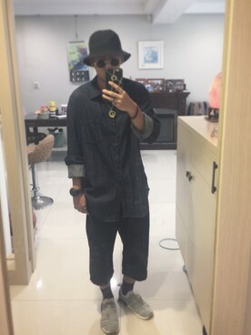 「ZARA MANのアイテム（チノパンツ）」を使った、Eddie Linさん（メンズ・170cm）の夏コーディネート