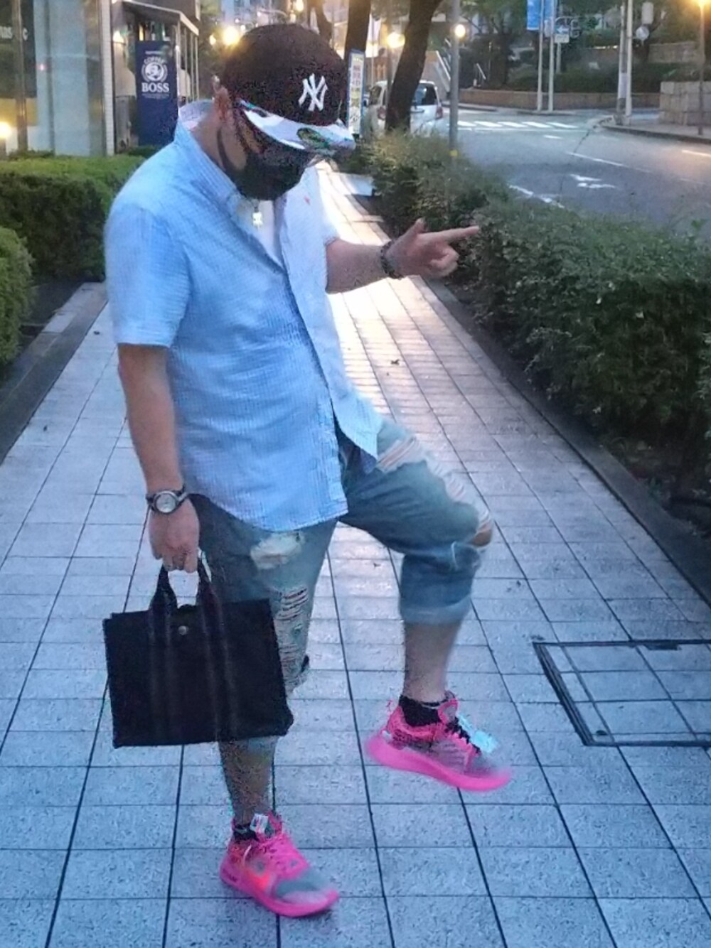 「夏コーデ、カジュアル、シャツ、ラルフローレン、off white、NIKE、NEW ERA、chanel、休日スタイル、ラフ」｜「NEW ERAのアイテム（キャップ、ブルー系）」を使った、M. Okinoueさん（メンズ・169cm）の夏コーディネートの1枚目の写真