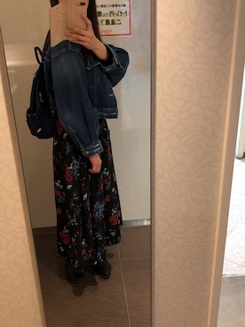 「花柄パンツ」｜「アイテム（デニムジャケット）」を使った、aichinさん（レディース・165cm）の春コーディネート