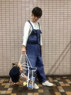 「TOBILA（トビラ）のアイテム（サロペット/オーバーオール）」を使った、ハヤシさん（レディース・164cm）の冬コーディネート