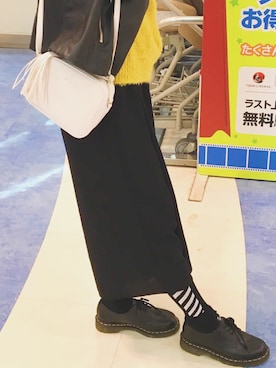 「OFF-WHITE」｜「アイテム（ライダースジャケット）」を使った、モエさん（レディース・159cm）の冬コーディネート
