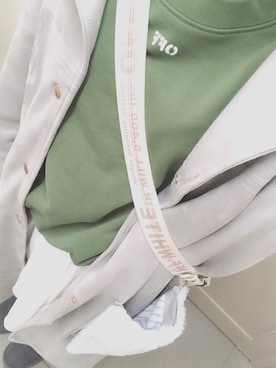 「オフホワイト」｜「アイテム（チェスターコート）」を使った、モエさん（レディース・159cm）の冬コーディネート