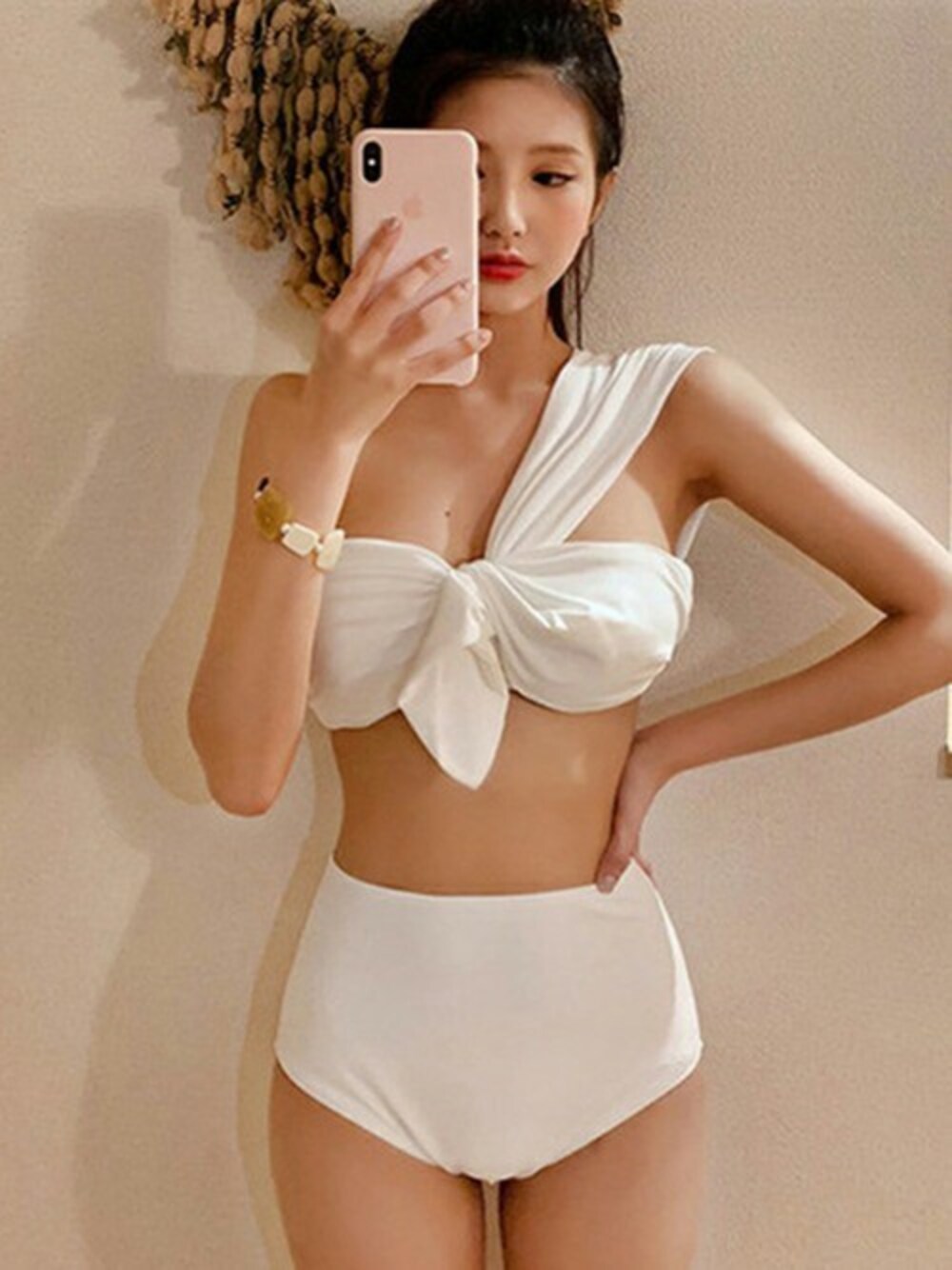 「夏、大人、ハイウエスト、個性派、水着、かわいい、ビキニ、プール、新品、cicibella」｜「CICIBELLAのビキニ2点セット2055（水着、ホワイト系）」を使った、CICIBELLAさん（レディース・165cm）の春コーディネートの1枚目の写真