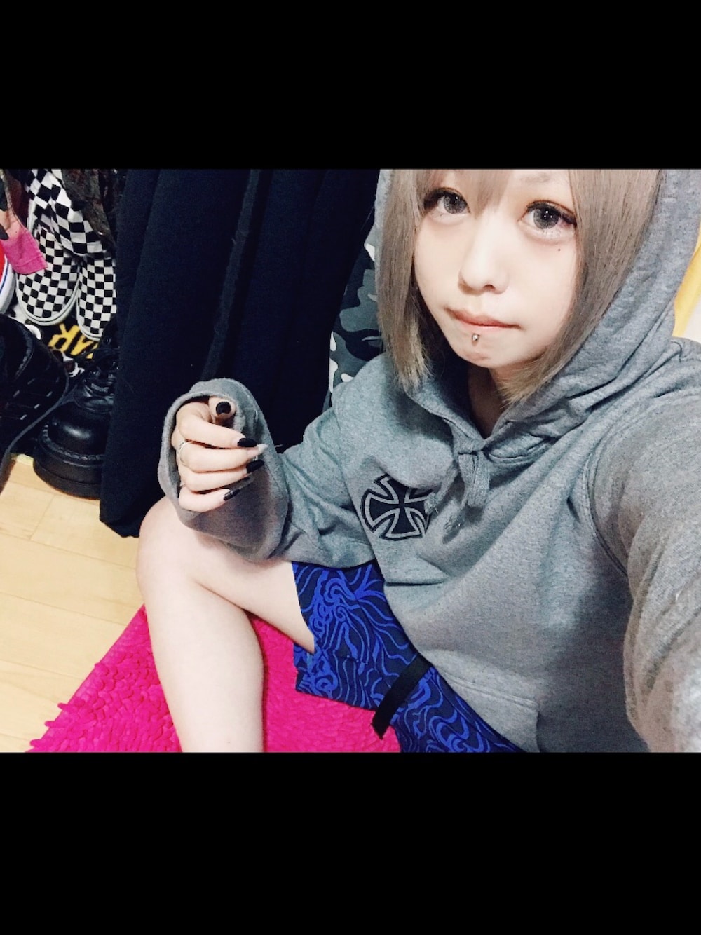 「menswear、skate、fashion、coordinate」｜「patagoniaのアイテム（パンツ、パープル系）」を使った、観月さん（レディース・152cm）の秋コーディネートの1枚目の写真