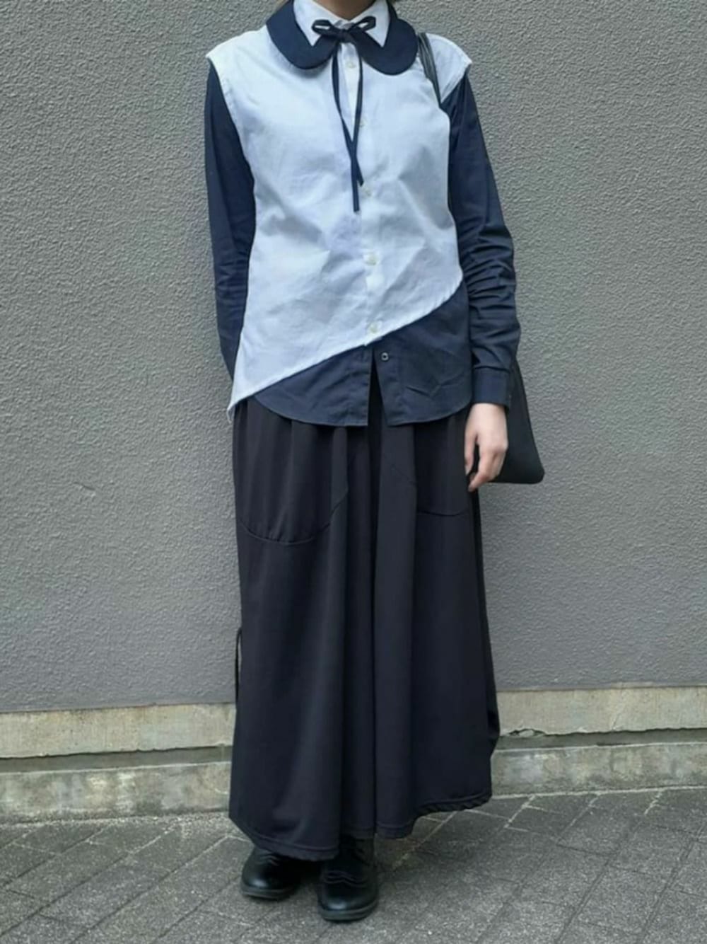 「おしゃれさんと繋がりたい、パンツスタイル、モード、レイヤードスタイル、低身長、モノトーン、モード系、ユニクロ、プチプラ、春夏コーデ」｜「古着のアイテム（パンツ、ブラック系）」を使った、nagisaunbさん（レディース・155cm）の春コーディネートの1枚目の写真