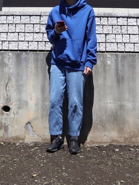 デニムパンツを使った 青パーカー のメンズ人気ファッションコーディネート Wear