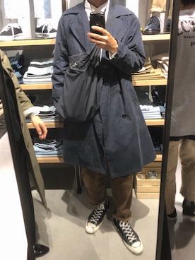 「チャックテイラー」｜「アイテム（トレンチコート）」を使った、HiPさん（メンズ・177cm）の春コーディネート