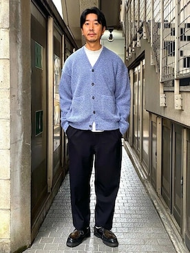 「リラックスパンツ」｜「アイテム（スラックス）」を使った、大田さん（メンズ・176cm）の冬コーディネート