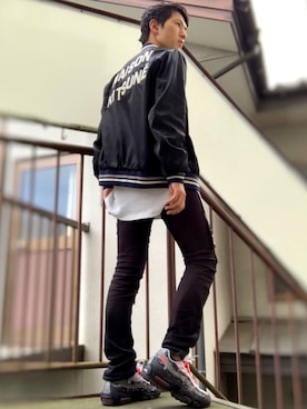 「黒スキニー」｜「アイテム（スタジャン）」を使った、5-keyさん（メンズ・172cm）の秋コーディネート