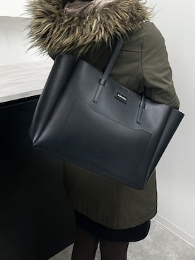 「EMODA（エモダ）のアイテム（トートバッグ）」を使った、VITA ROSAさん（レディース・162cm）の冬コーディネート