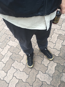 「ポジット」｜パン屋のスニーカー店員さん（メンズ・180cm）の秋コーディネート