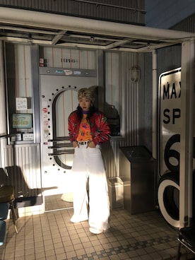 「ZARA（ザラ）のアイテム（その他パンツ、ホワイト系）」を使った、MILANO TOYAさん（レディース・176cm）の冬コーディネート