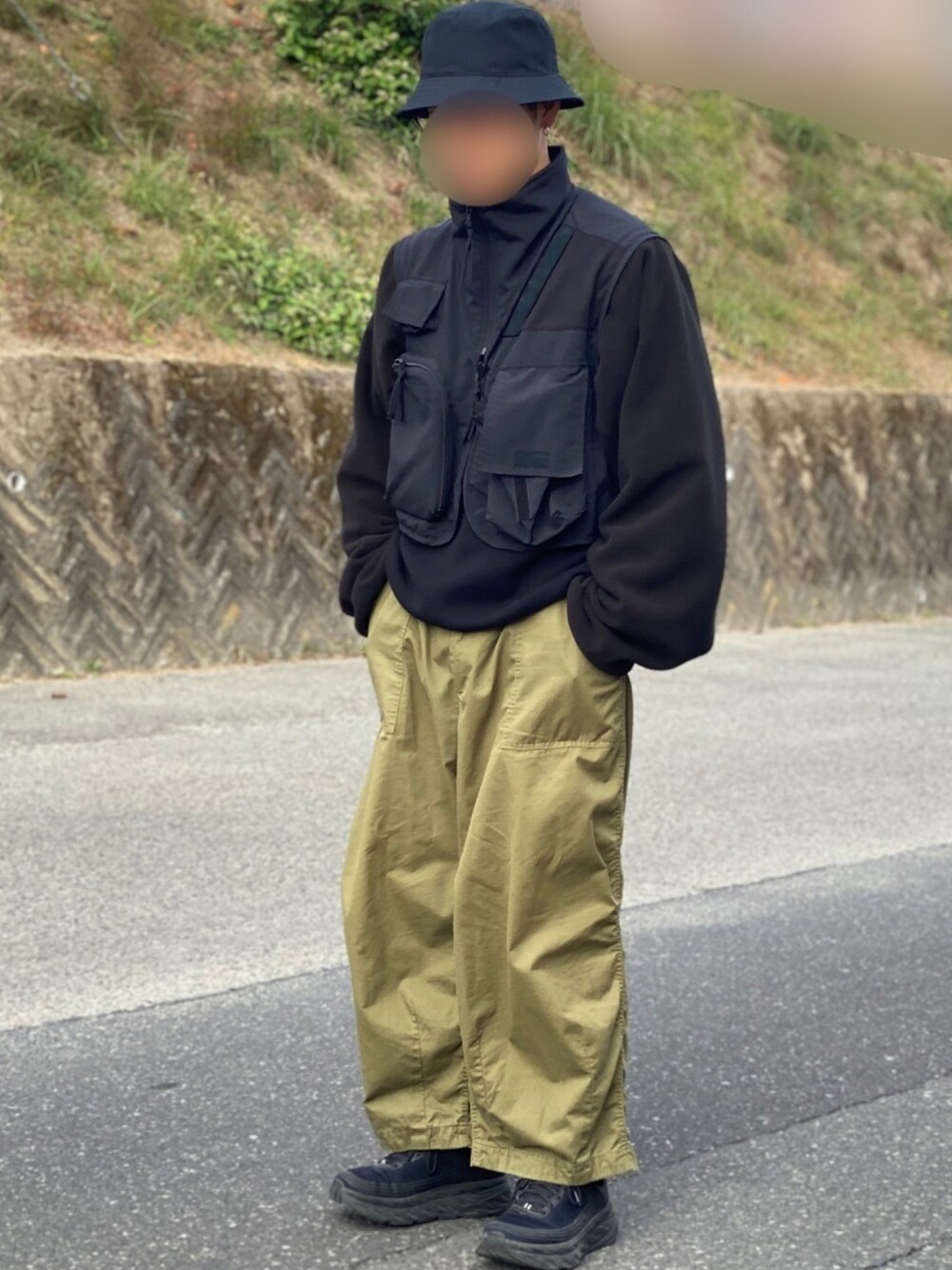 「年末WEAR感謝祭、フィッシングベスト、stein、冬コーデ、yoke、ホカオネオネ、冬アウター着回しチャレンジ」｜「RAGEBLUEのリップストップバケットハット/826443（ハット、ブラック系）」を使った、キーパーさん（メンズ・173cm）の冬コーディネートの1枚目の写真