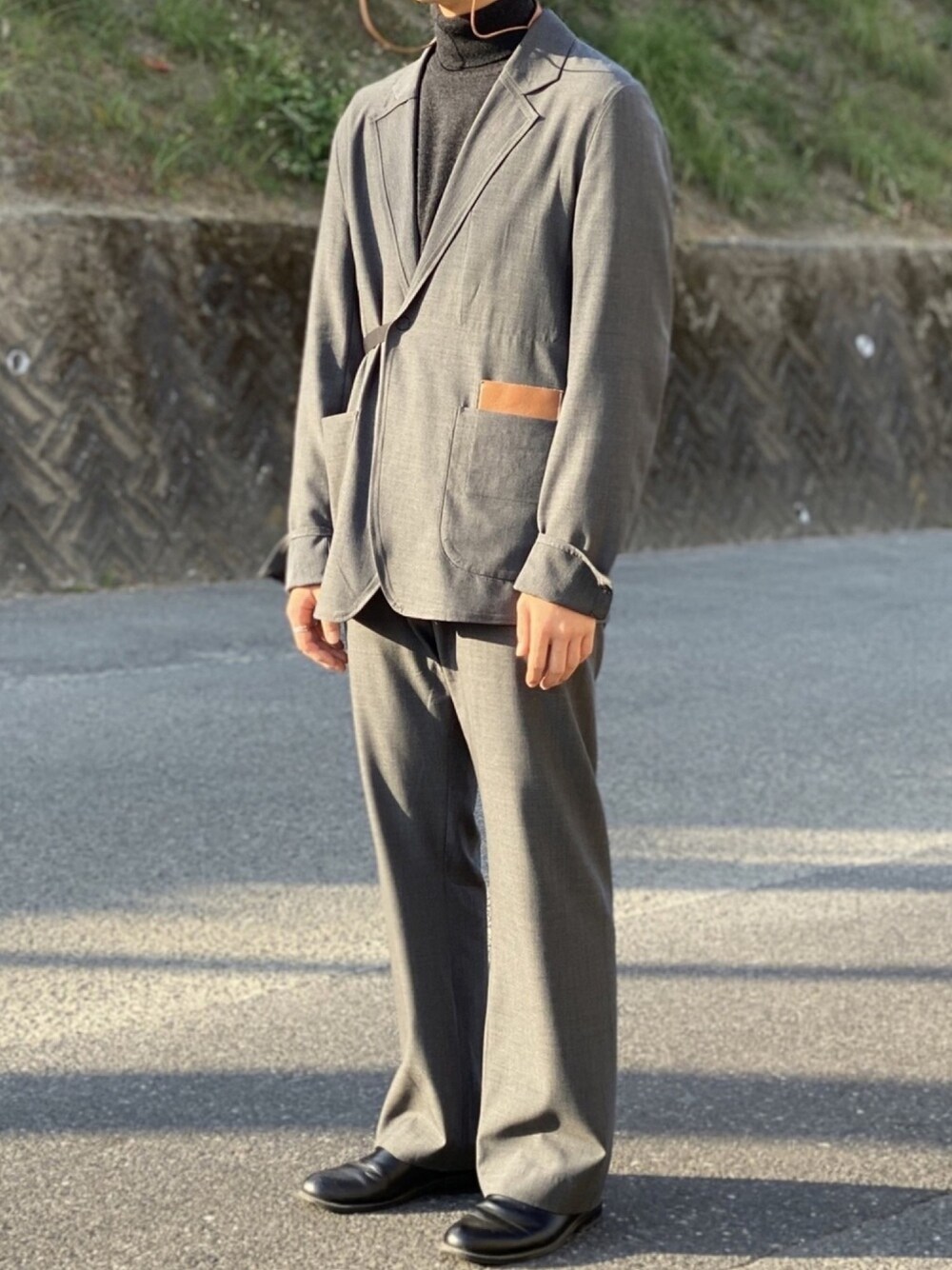 「年末WEAR感謝祭、セットアップ、sunsea、18ss、Hender Scheme、キレイめ、UNIQLO、冬アウター着回しチャレンジ」｜「UNIQLOのプレミアムラムタートルネックセーター（長袖）（ニット/セーター、ブラック系）」を使った、キーパーさん（メンズ・173cm）の冬コーディネートの1枚目の写真