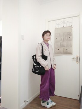 「TYAKASHAのアイテム（パンツ）」を使った、懸想さん（レディース・160cm）の春コーディネート