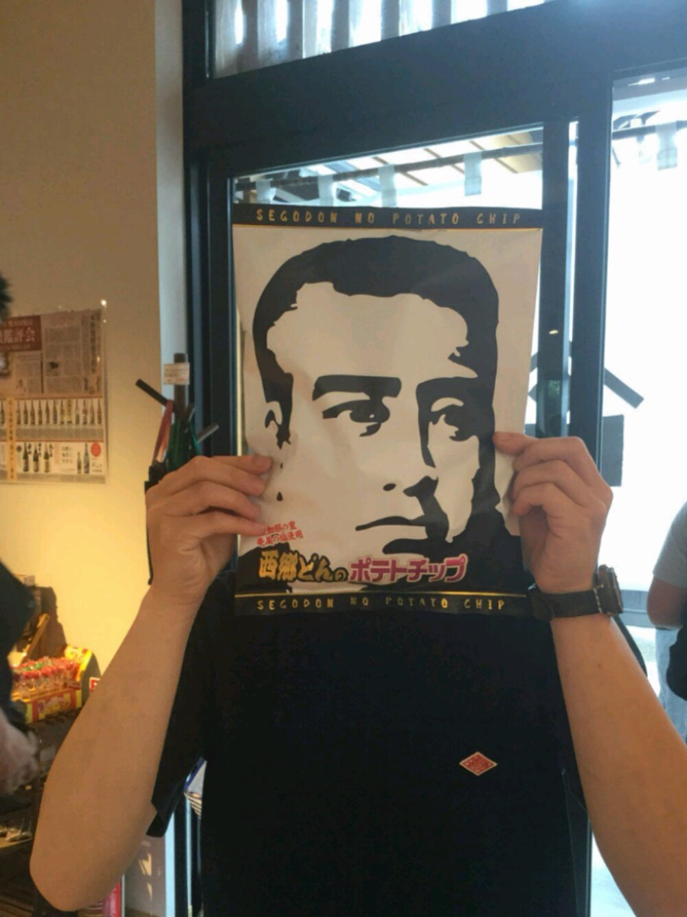 「DANTONのアイテム（Tシャツ/カットソー、ブラック系）」を使った、シンゴさん（メンズ・163cm）の秋コーディネートの1枚目の写真