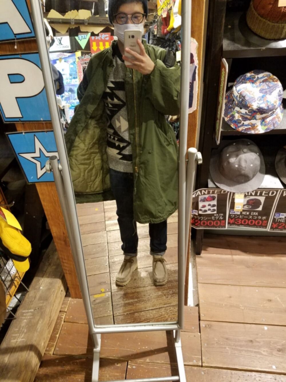 「シンプルコーデ、冬コーデ、モッズコート、古着、メガネ男子、めがね、アメカジ、ミリタリー、グリーン、オーバーサイズ」｜「古着のアイテム（モッズコート、グリーン系）」を使った、シンゴさん（メンズ・163cm）の冬コーディネートの1枚目の写真
