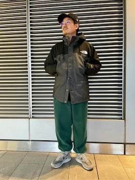 「アイテム（マウンテンパーカー）」を使った、JOURNAL STANDARD relumeさん（メンズ・174cm）の冬コーディネート