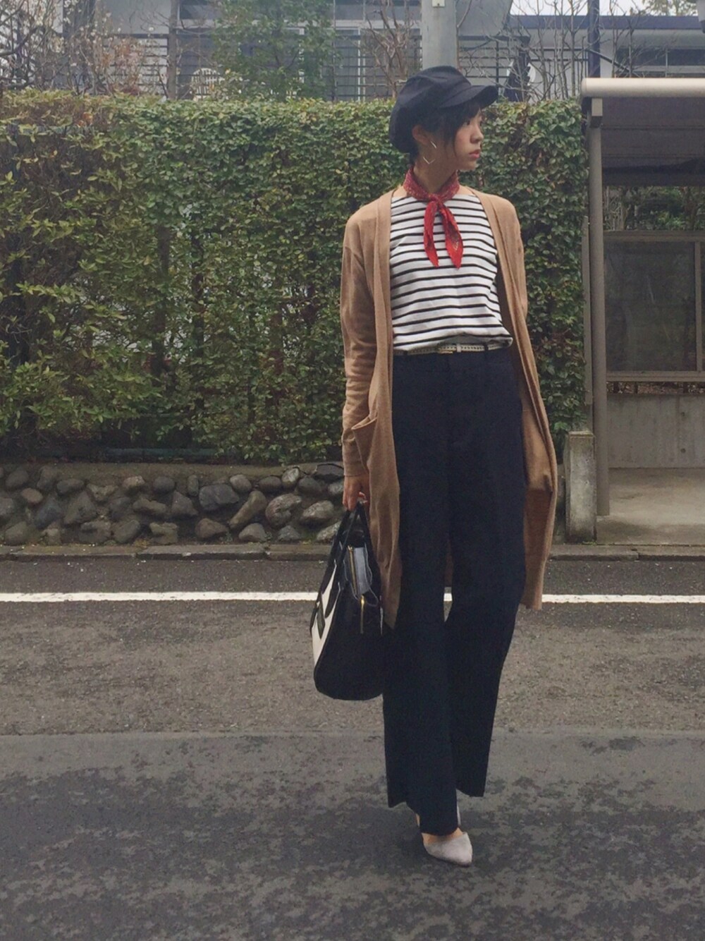 「ootd、ワイドパンツ、フレンチ、ユニクロ、GU、休日スタイル、ユニジョ、春コーデ、ボーダー、キャスケット」｜「UNIQLOのWOMEN ボーダーボートネックT（長袖）A（Tシャツ/カットソー、ホワイト系）」を使った、Katieさん（レディース・169cm）の春コーディネートの1枚目の写真