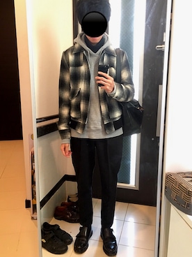 「Stutostein Nolley's（シュテットシュタインノーリーズ）のアイテム（バッグ）」を使った、リッキーさん（メンズ・168cm）の冬コーディネート
