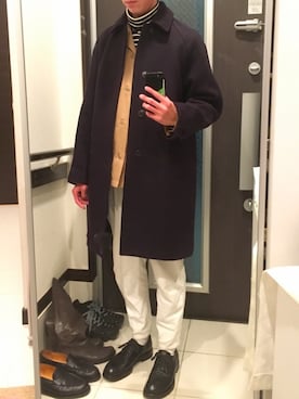 「COMOLI（コモリ）のアイテム（ステンカラーコート）」を使った、リッキーさん（メンズ・168cm）の冬コーディネート