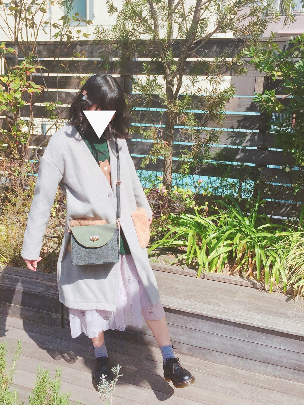 「ゆるずる、アニマル、ニット、花柄、チュールスカート」｜「rivet & surgeのアイテム（ニット/セーター、グリーン系）」を使った、ほたるさん（レディース・158cm）の春コーディネートの1枚目の写真