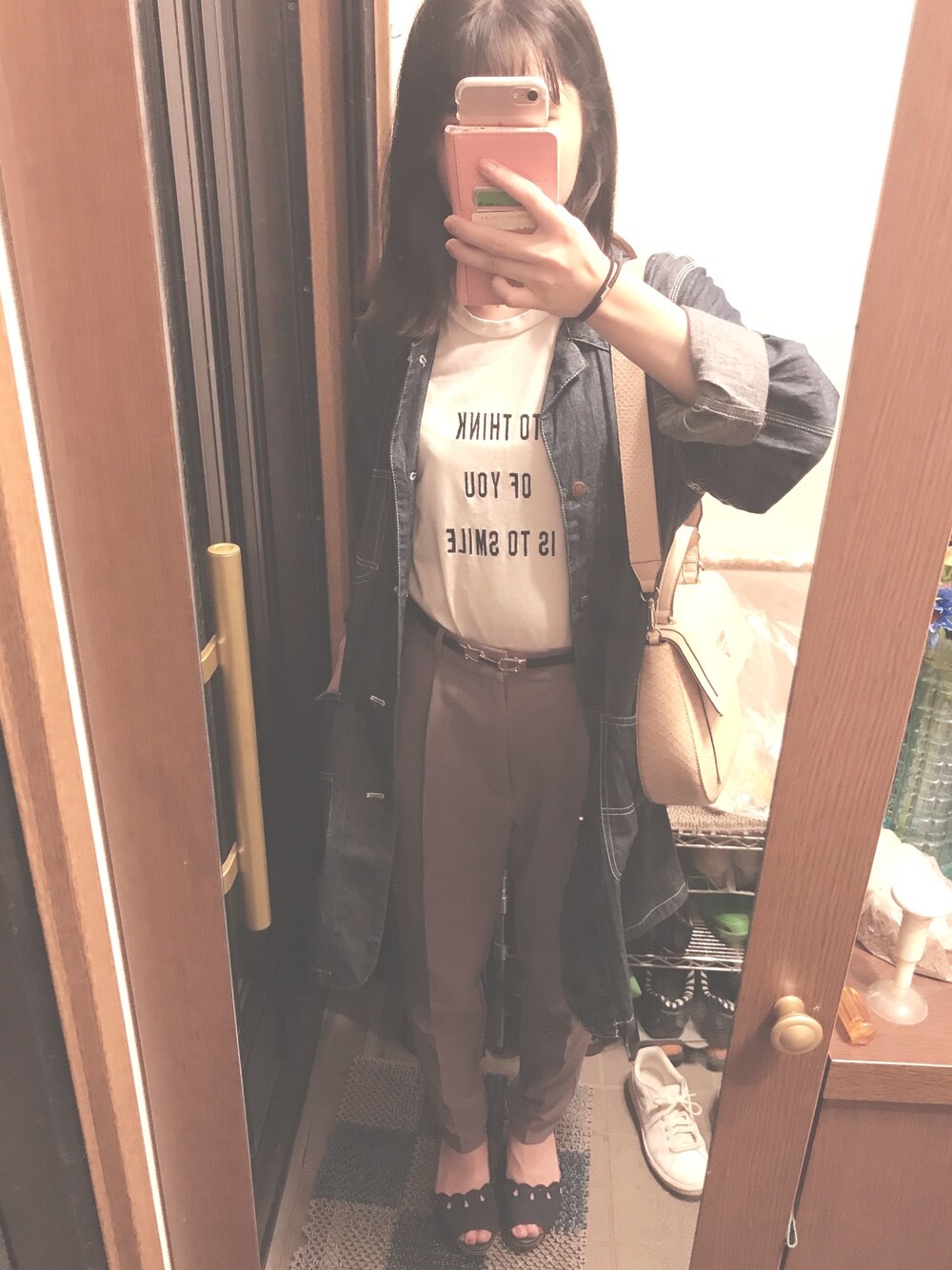「REDYAZELの【雑誌掲載】『ＴｏＴｈｉｎｋＯｆＹｏｕ』刺繍Tシャツ◆（Tシャツ/カットソー、ホワイト系）」を使った、ほたるさん（レディース・159cm）の秋コーディネートの1枚目の写真
