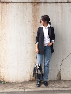 「アイテム（パーカー、ホワイト系）」を使った、TOMOMI KANATAさん（レディース・162cm）の冬コーディネート