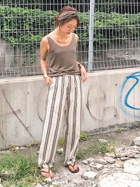 「アイテム（ヘアバンド）」を使った、TOMOMI KANATAさん（レディース・162cm）の夏コーディネート