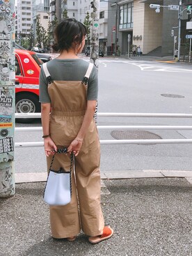 「TODAYFUL（トゥデイフル）のアイテム（オールインワン・サロペット）」を使った、TOMOMI KANATAさん（レディース・162cm）の春コーディネート