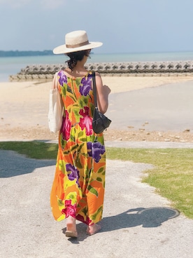 「TODAYFUL（トゥデイフル）のアイテム（ボディバッグ/ウエストポーチ）」を使った、TOMOMI KANATAさん（レディース・162cm）の秋コーディネート